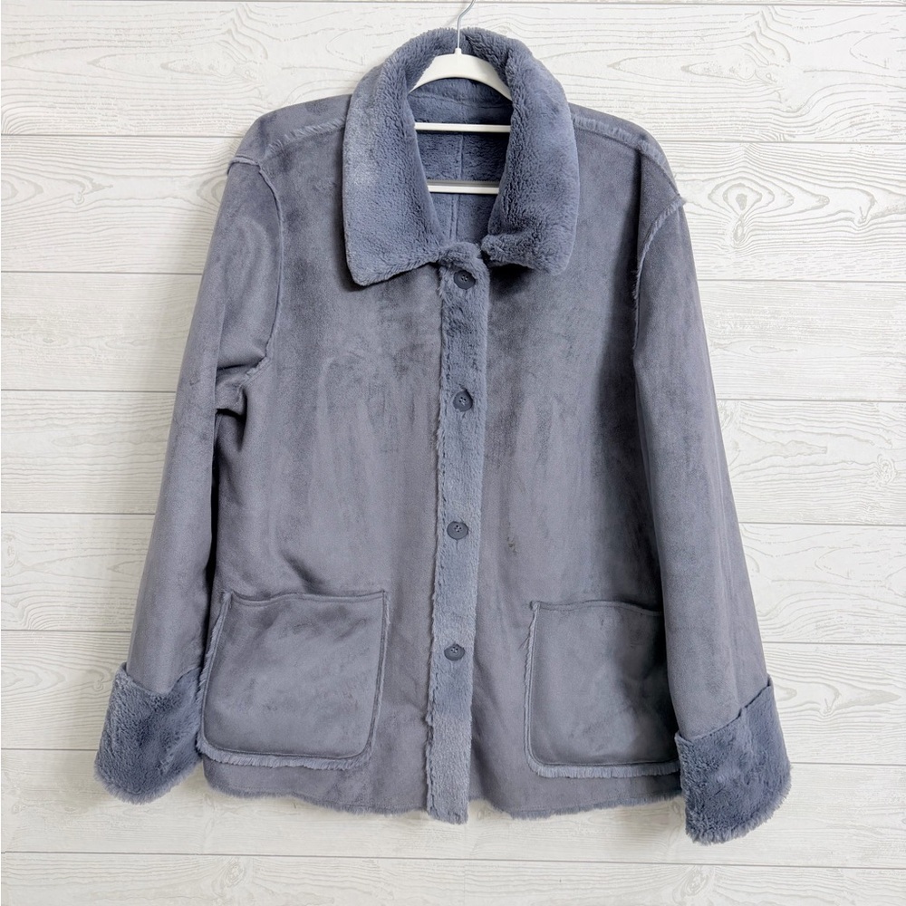 Brandon Thomas Women’s Blue Faux Suede Reversible Coat. Size XL